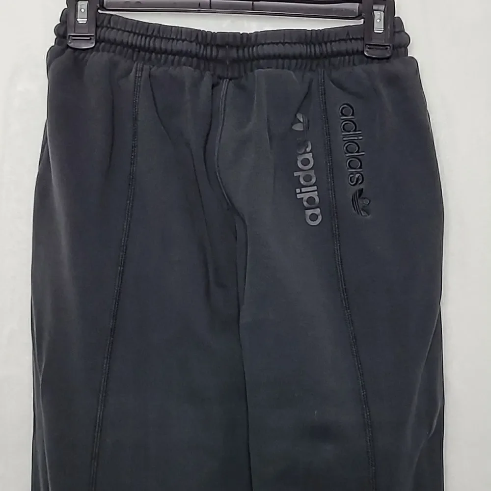 adidas Joggers Size Small‎